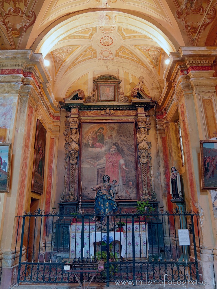 Campiglia Cervo (Biella, Italy) - Carved wood altar in a lateral chapel of the Parish Church of the Saints Bernhard und Joseph